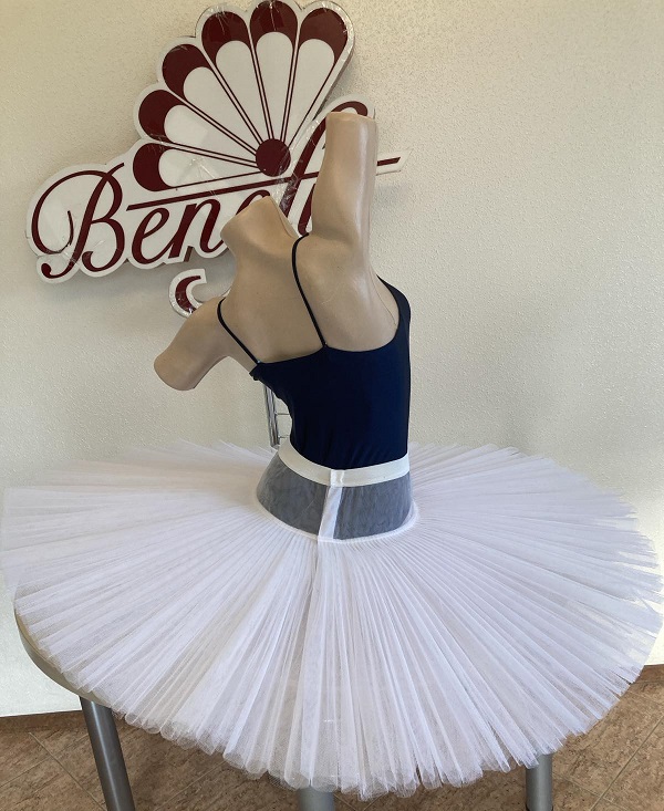 Extra lightweight rehearsal tutu with hoops