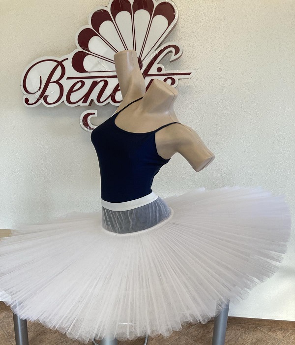 Extra lightweight rehearsal tutu with hoops