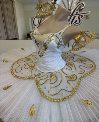 Costum de scena F 0005(2581)
