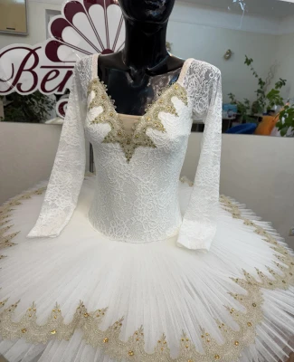 Stage costume F0532