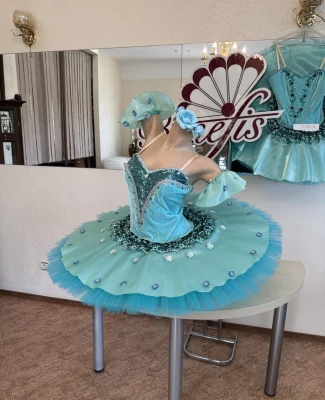 Stage costume F 0526