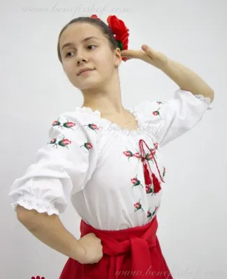 National moldavian blouse J 0278