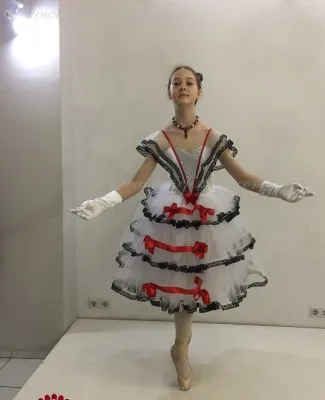 Spanish doll F 0473