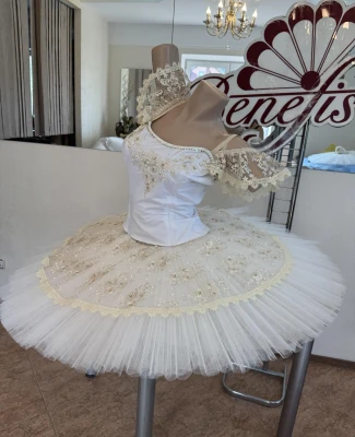Stage costume F 0523