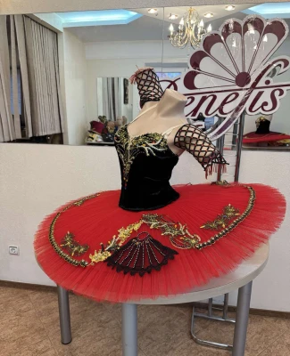 Costum pentru scena P 1301(2506)