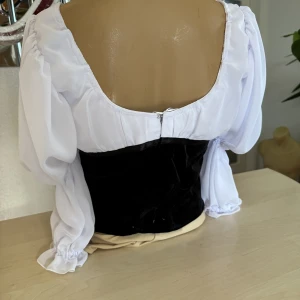Costum de balet P 0522A - image 11