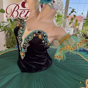Stage costume P 1127 - image 27