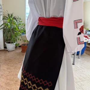 Moldavian national Skirt J 0152 - image 10
