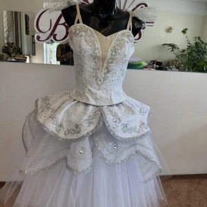 Cinderella at the ball F 0107 - image 39