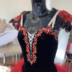 Soloist s costume – scene “Tavern” P 0306 - image 23