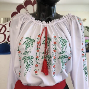 National moldavian blouse J 0393(4077) - image 2