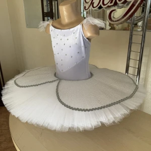 Stage costume F 0518 - image 8