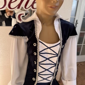 Soloist s costume P 1402 - image 28