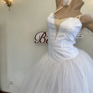 Soloist s costume P 1201 - image 19
