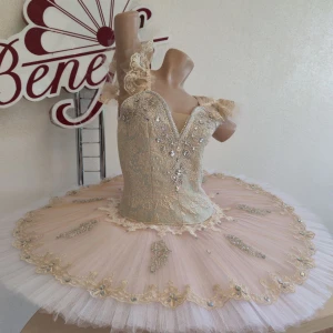 Stage costume F 0456 - image 17
