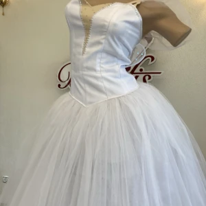 Soloist s costume P 1201 - image 13
