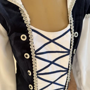Soloist s costume P 1402 - image 34