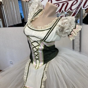 Giselle P 0512 - image 12