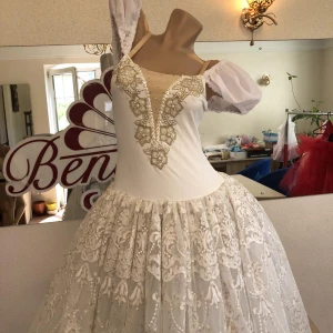 Stage costume F 0520 - image 4