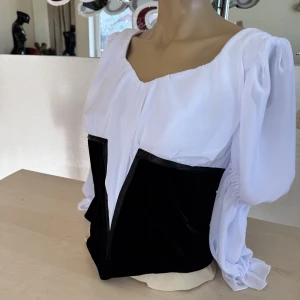 Costum de balet P 0522A - image 8