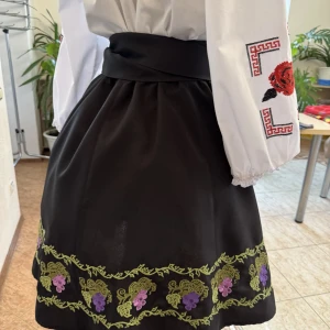 Moldavian national Skirt J 0254 - image 9