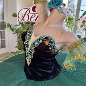 Stage costume P 1127 - image 32