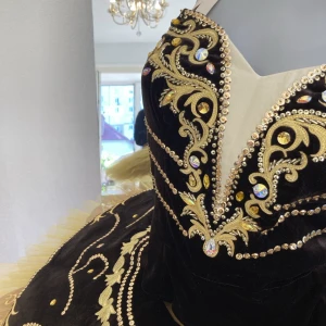 Stage costume F 0067A - image 2
