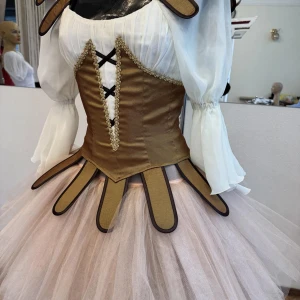 Women costume - Pas de trois P 0111 - image 31