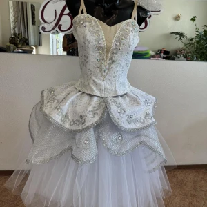Cinderella at the ball F 0107 - image 38