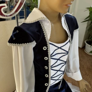 Soloist s costume P 1402 - image 33