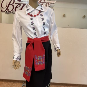 Moldavian national costume J 0297 - image 11